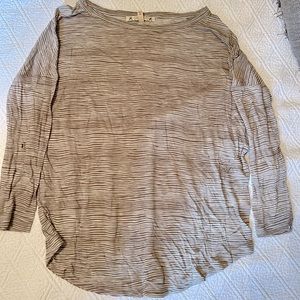 Soft Joie 3/4 Sleeve Grey and White XS shirt EUC